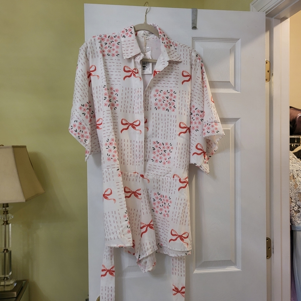 Hazel And Olive White and Red Bow Patterned Jumper Size 8 Nwt